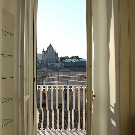 Palazzo Saraceno *